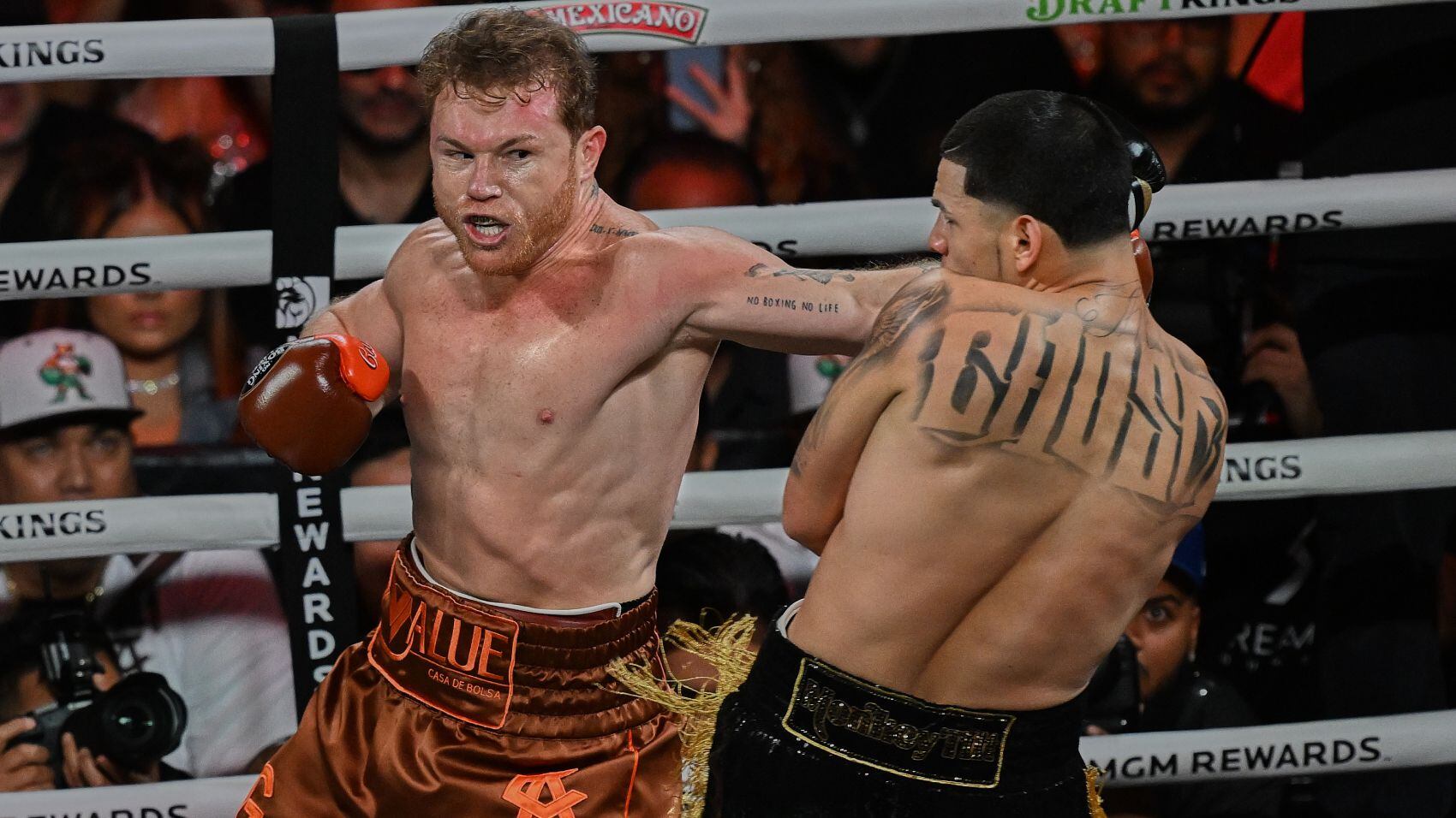 'Canelo' y Berlanga son los posibles rivales para William Scull en 2025.