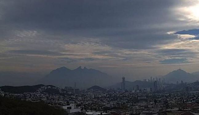 ¡Bajo el humo! Activan alerta ambiental en zona metropolitana de Monterrey