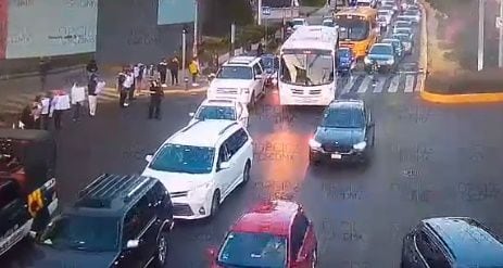 Este martes hubo un bloqueo sobre Prolongación Vasco de Quiroga y Vista Hermosa, colonia Cruz Mancha. Foto: C5 CDMX