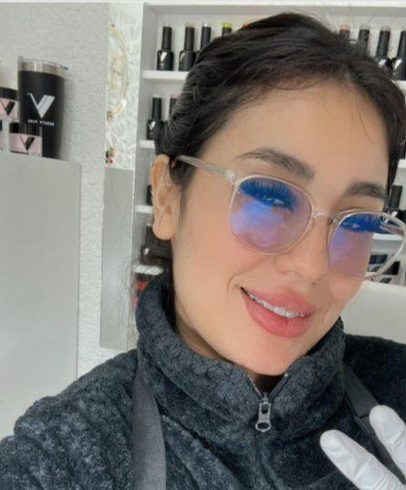 Asli Fernández era una influencer que hablaba sobre tratamientos para las uñas. (Foto: Instagram @asli_fernandez_nails)