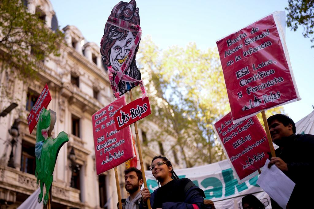 Feministas vs Milei: Mujeres argentinas advierten al candidato que defenderán sus derechos