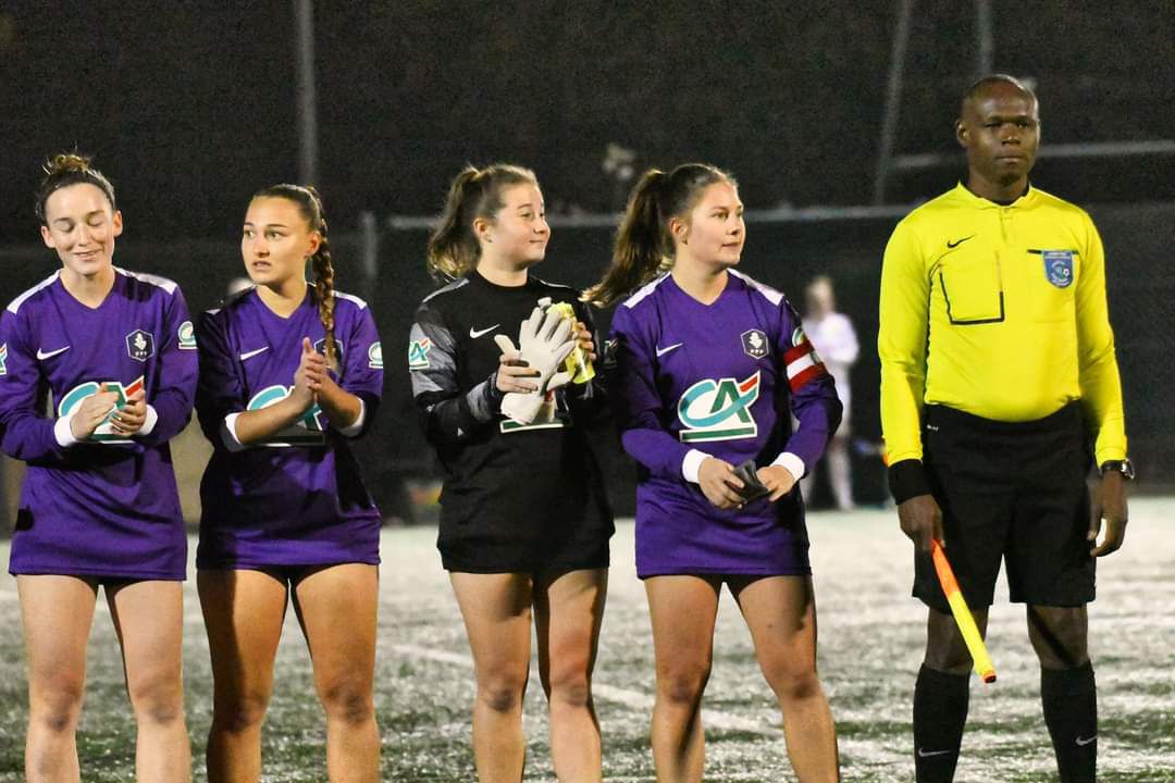 Bréquigny, equipo de futbol femenil, ‘reta’ a la federación francesa por trato discriminatorio