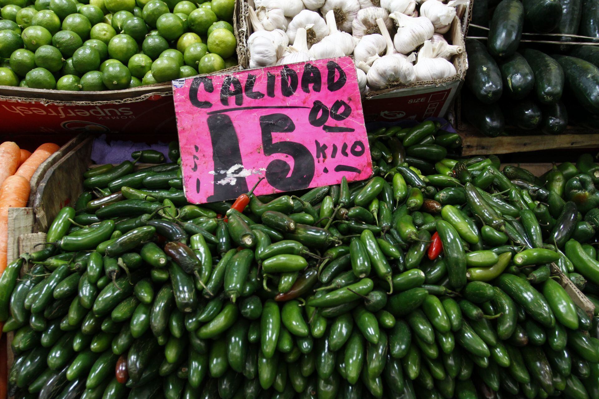 Inflación en México: ¿Qué productos de la canasta básica bajaron más de precio en abril?