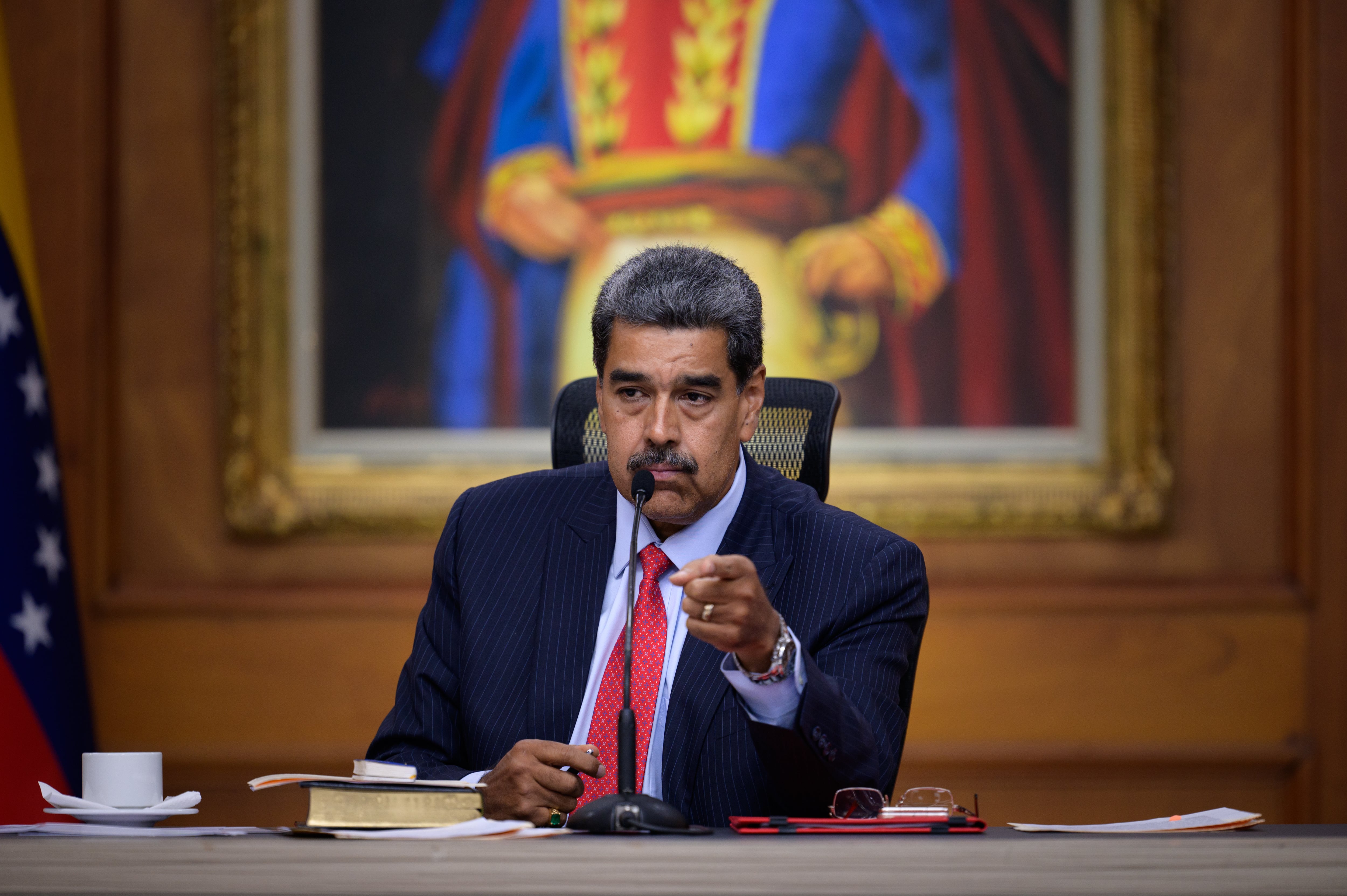 Maduro, arrinconado