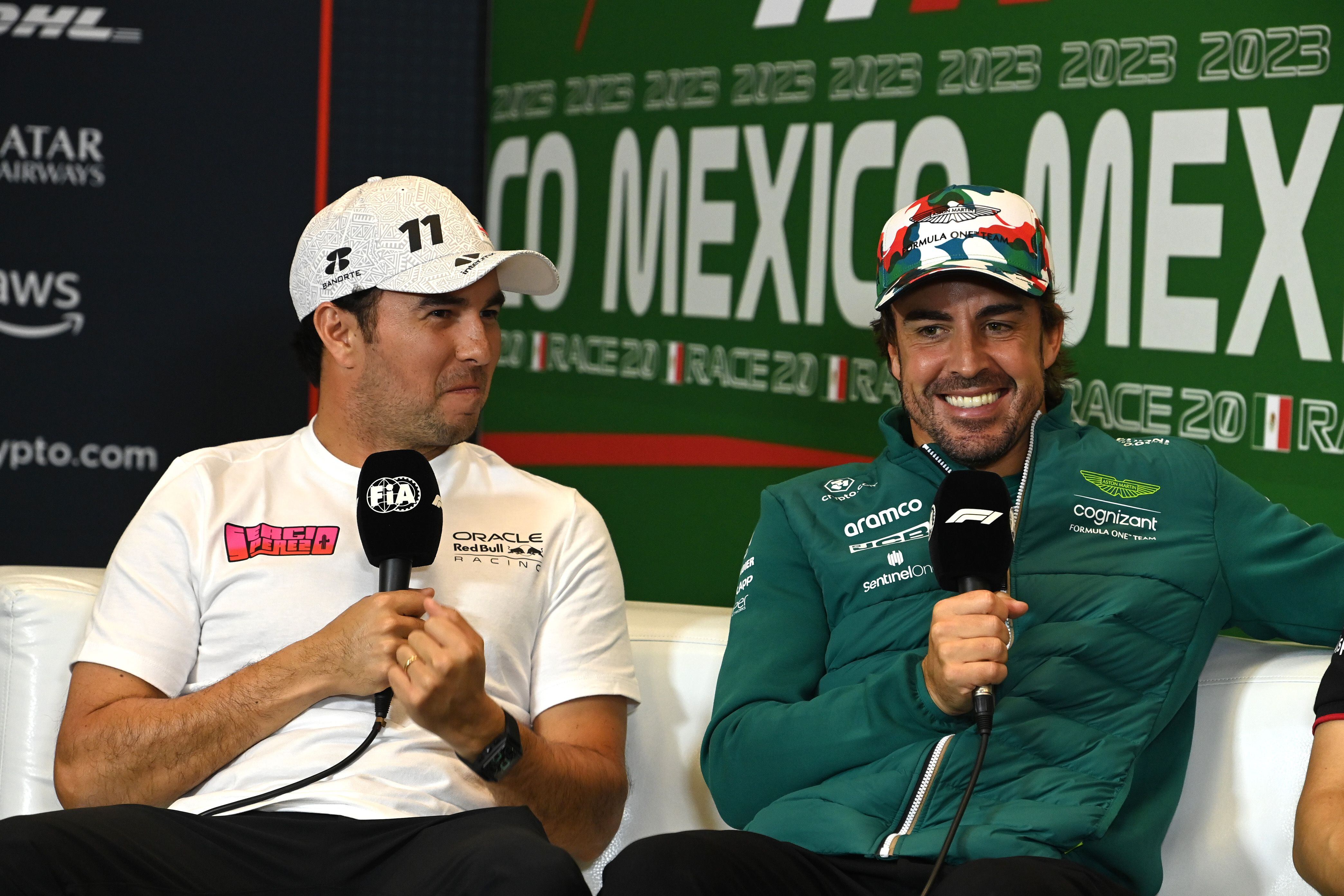 Checo Pérez y Fernando Alonso en el Autódromo Hermanos Rodríguez