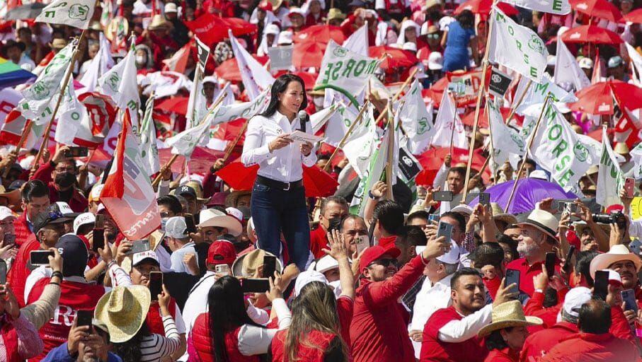 Alejandra del Moral rindió protesta como precandidata electa para compertir por el Estado de México en representación del PRI.