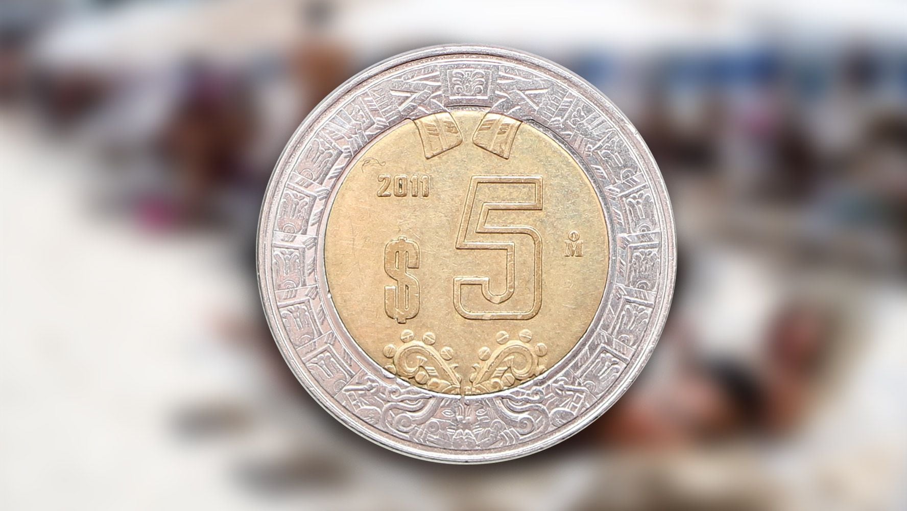 Peso cierra como la cuarta moneda más apreciada en el mundo... pero pierde la semana vs. el dólar