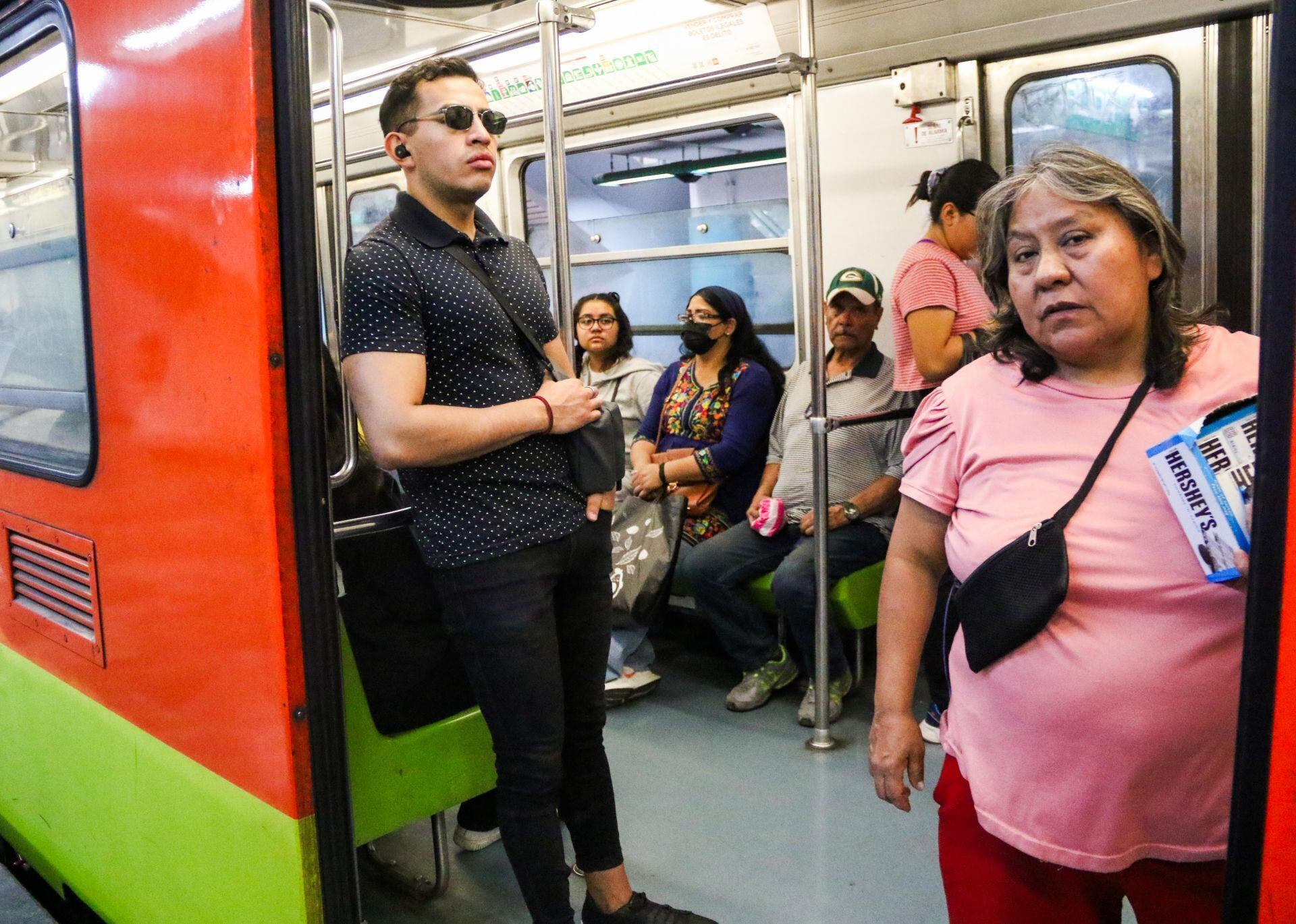 Metro de CDMX: ¿Qué pasa en la Línea 2? Reportan retrasos de hasta 20 minutos este martes