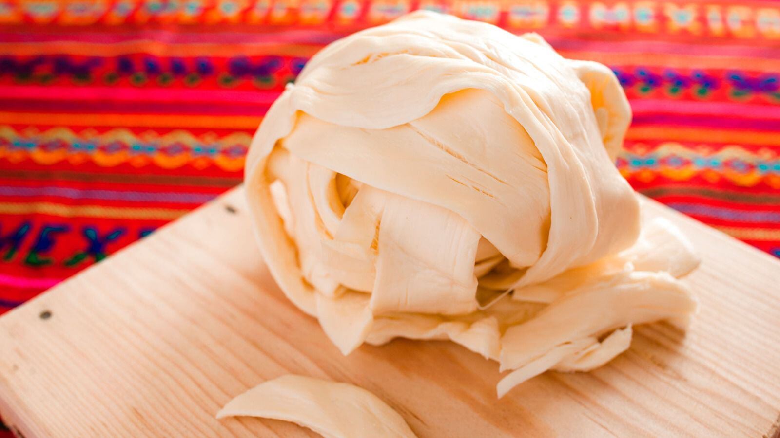 El queso Oaxaca tiene altos niveles de grasas. (Foto: Shutterstock).