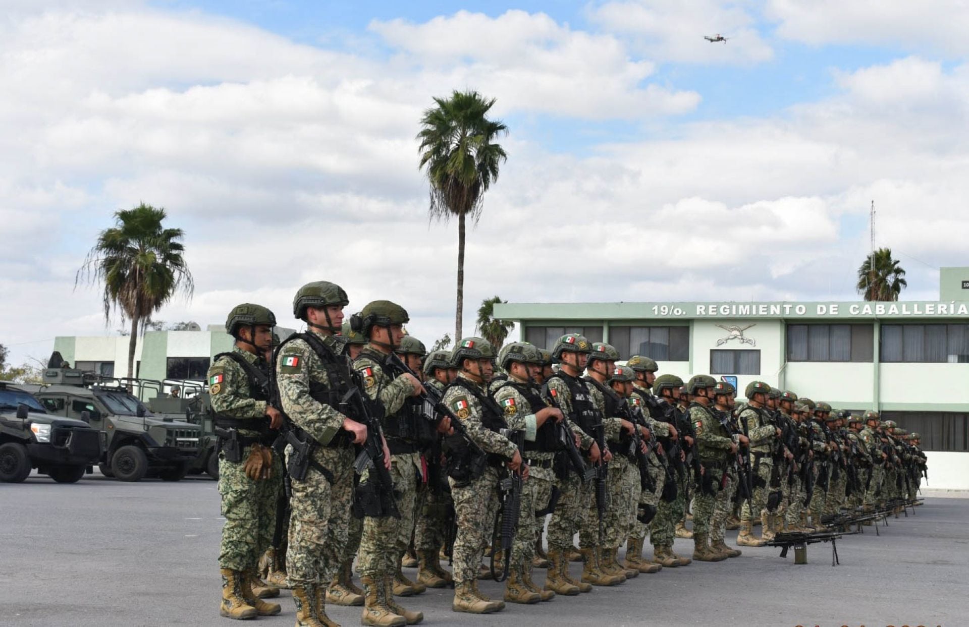 El Ejército ha adquirido más poder bajo el Gobierno de López Obrador, quien les ha dado la administración y construcción de obras prioritarias.