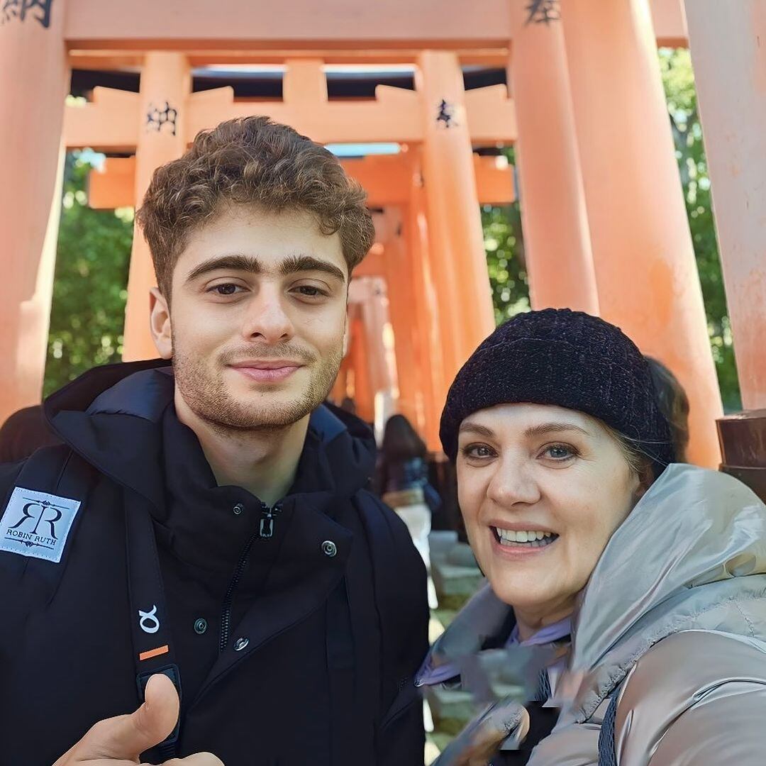 Erika Buenfil y su hijo Nicolás en Kioto, Japón. (Foto: Instagram / @erikabuenfil50).