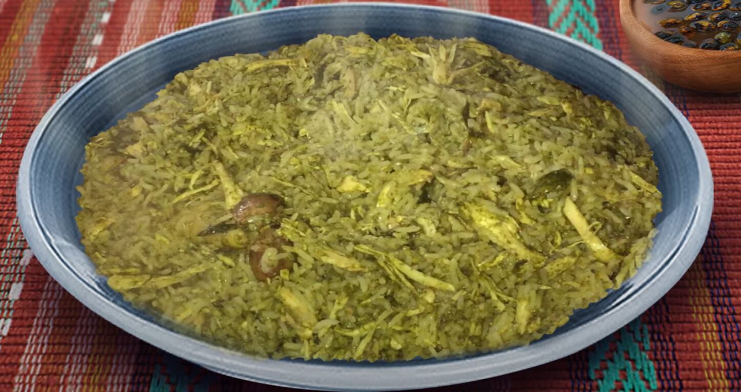 El arroz con chipilín se caracteriza por su sencilla manera de prepararse. (Foto: Youtube / @lacocinamexicanademamalupe3338)