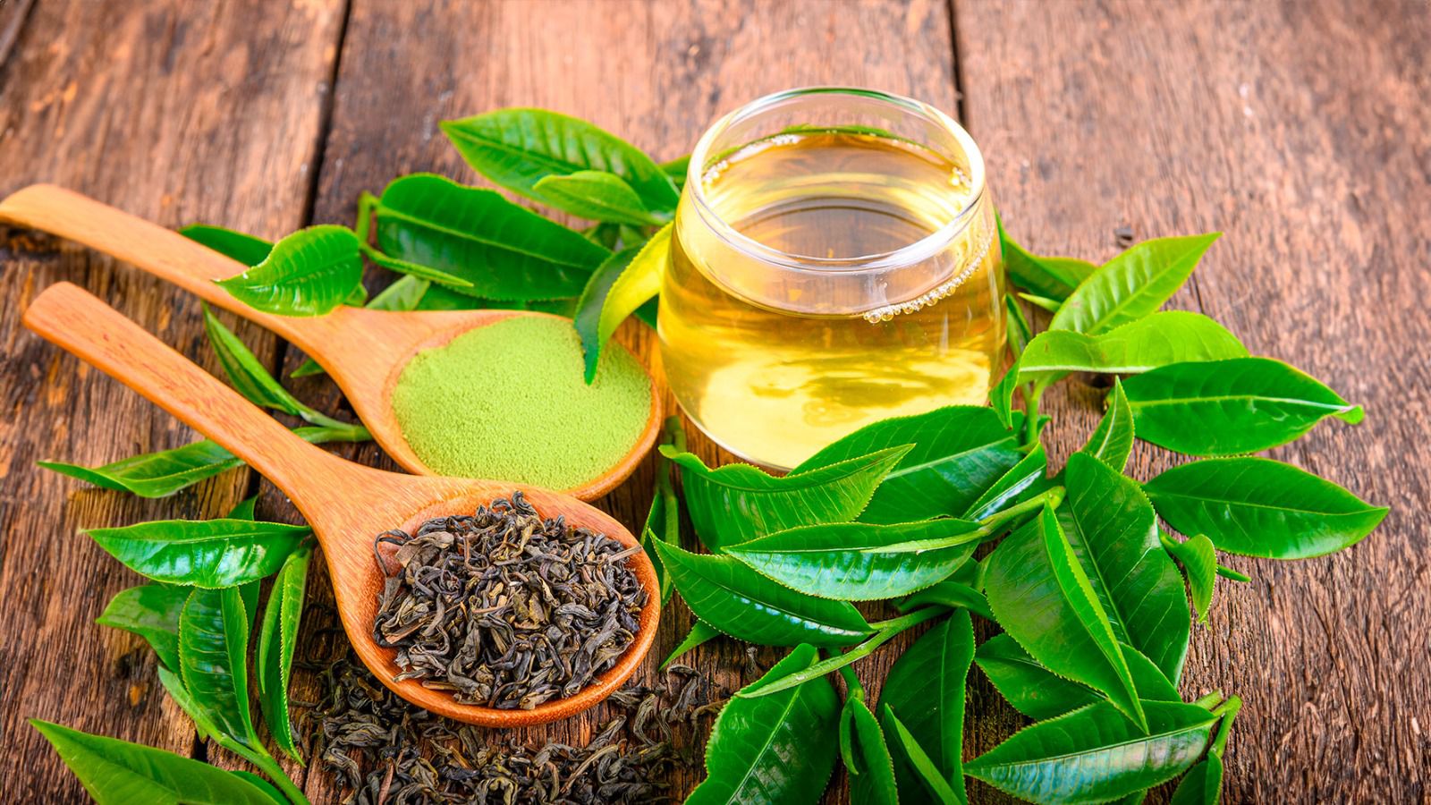El té verde cuenta con antioxidantes que ofrecen distintos beneficios. (Shutterstock)