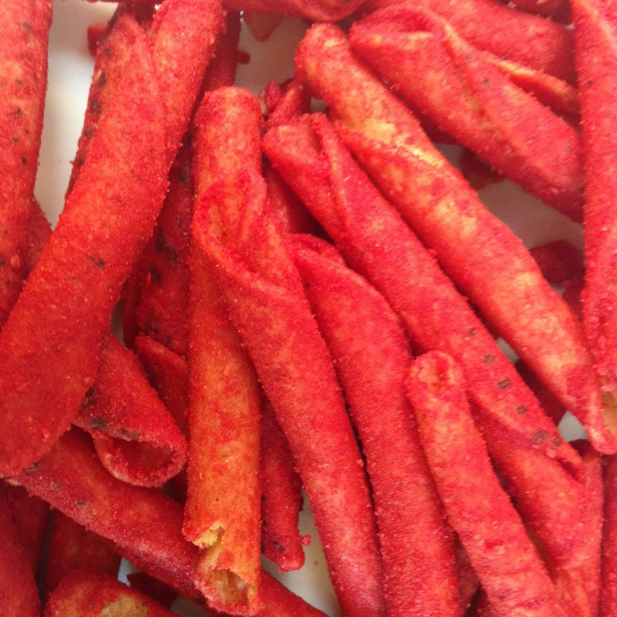 El color de los Takis le es dado por el colorante rojo 40. (Foto: Facebook/ Takis)