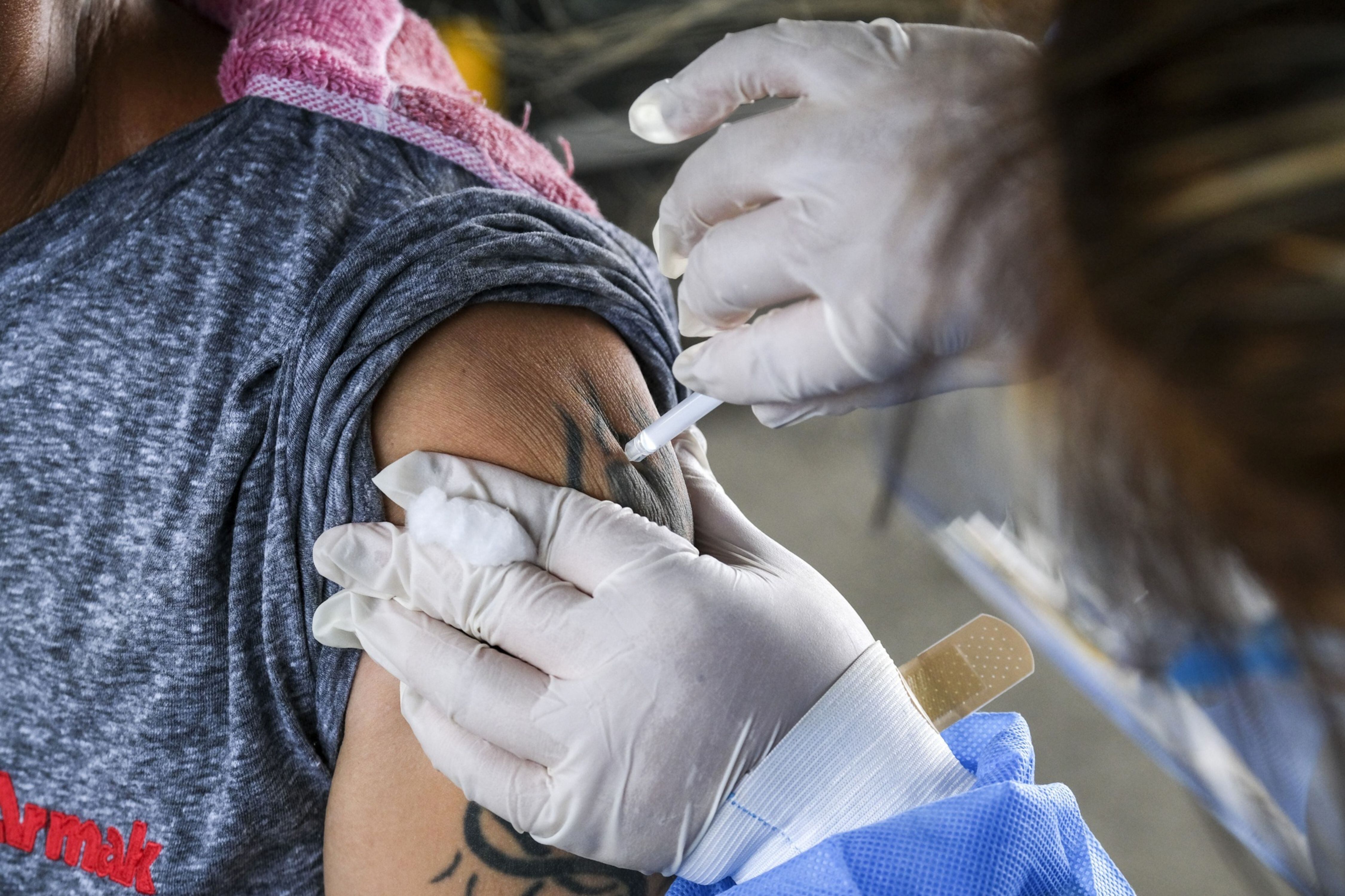 Cuba anuncia una nueva vacuna contra COVID, que tiene eficacia de 92%