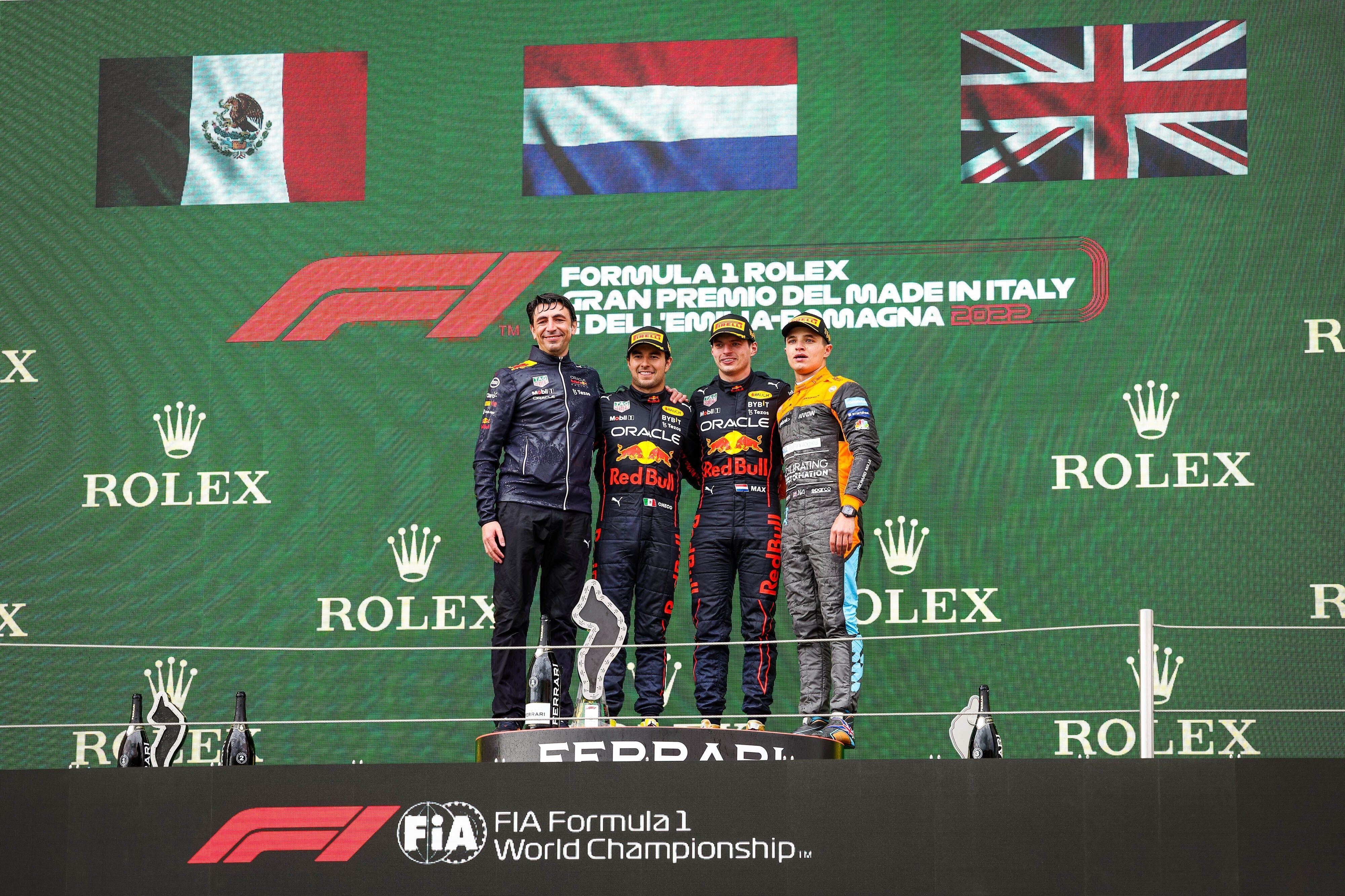 Sergio Pérez ganó el segundo lugar durante la carrera del Gran Premio de F1 de Emilia Romagna en el Autodromo Enzo e Dino Ferrari el 24 de abril de 2022.