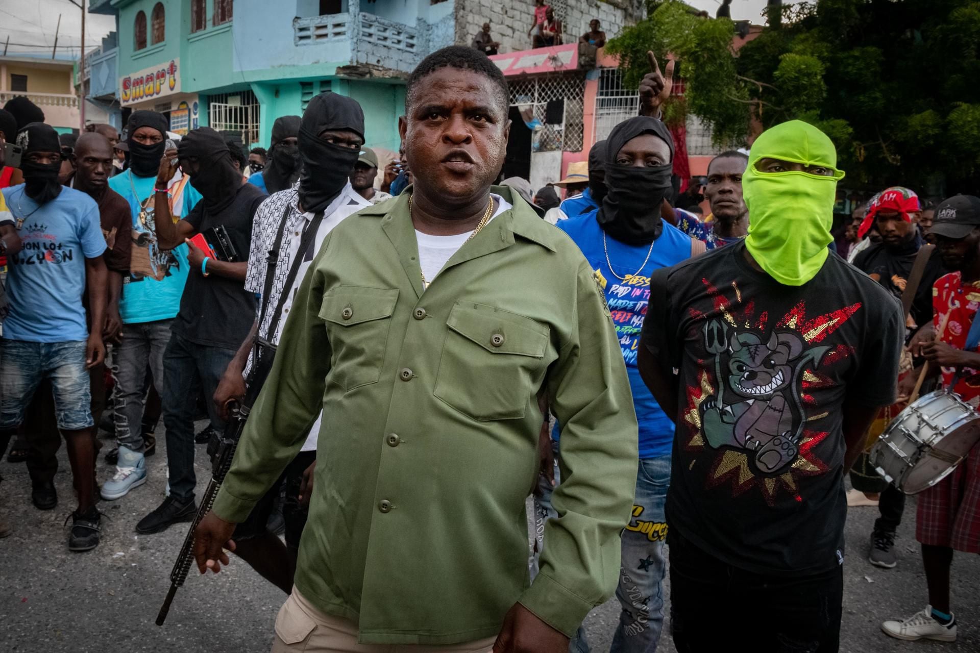 Jimmy Cherisier, alias Barbecue, jefe de la pandilla haitiana G9. (Foto: Johnson Sabin/EFE)