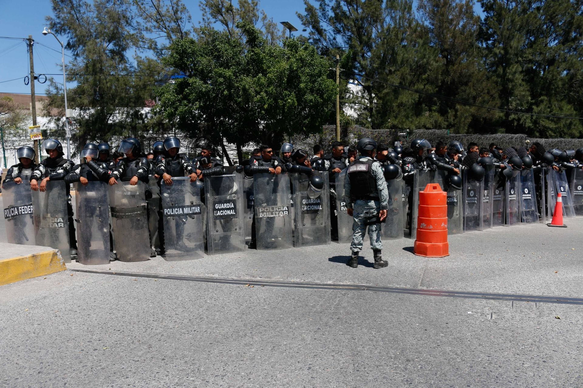 Asesinato de normalista de Ayotzinapa: Guerrero blinda dependencias ante riesgo de manifestaciones