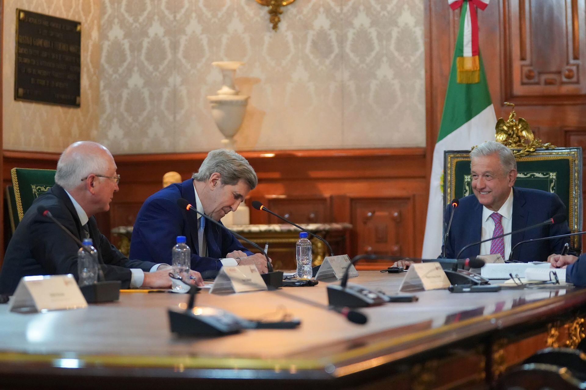 AMLO y John Kerry se verán en Hermosillo el 28 de octubre; litio será tema de discusión