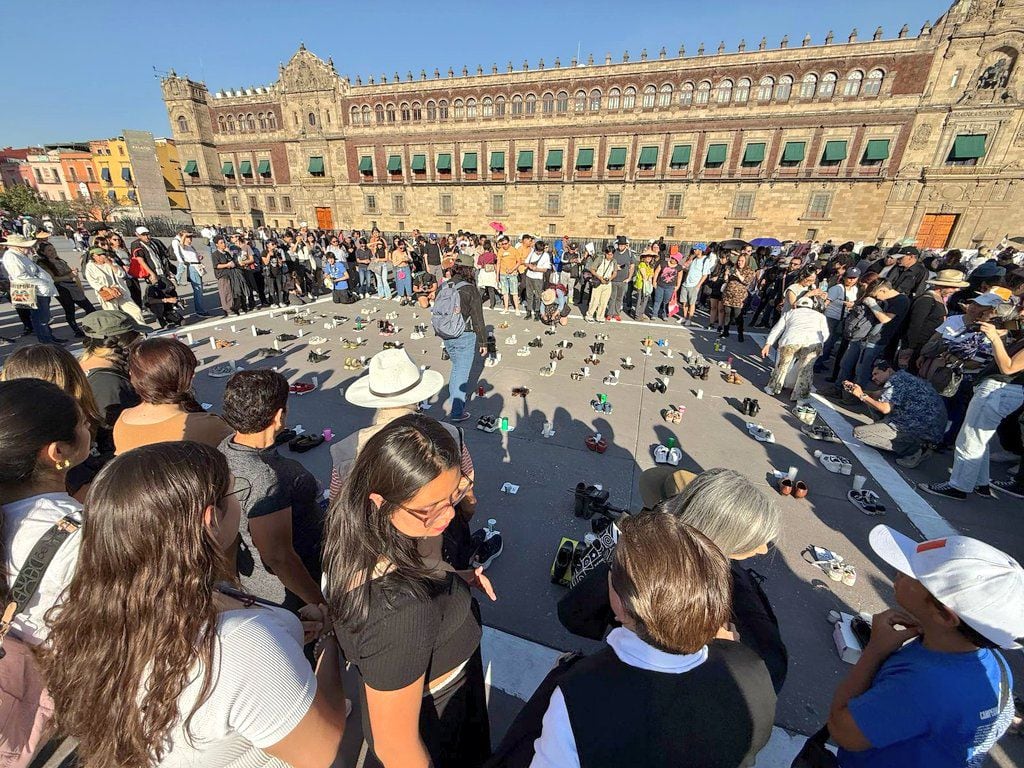 Luto por Teuchitlán: Colectivos marchan en el Zócalo y en todo el país para exigir justicia (FOTOS)