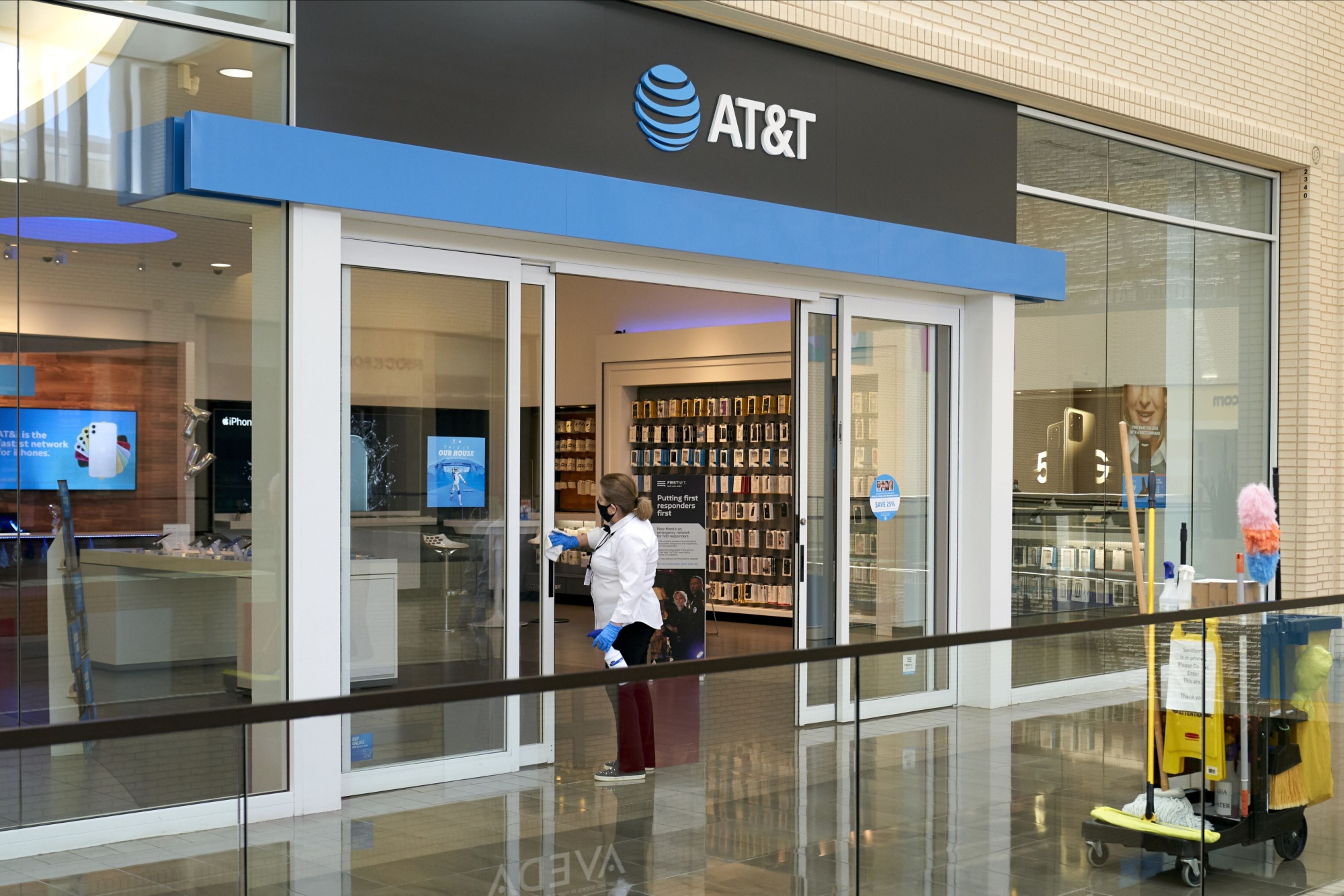 AT&T devuelve espectro por segunda ocasión ante los altos costos