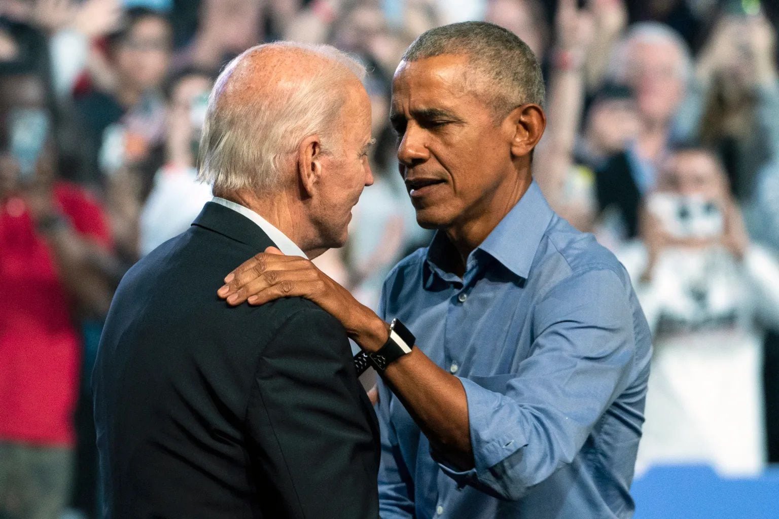 Obama cree que Biden debe ‘reconsiderar seriamente’ el futuro de su candidatura, según el Post