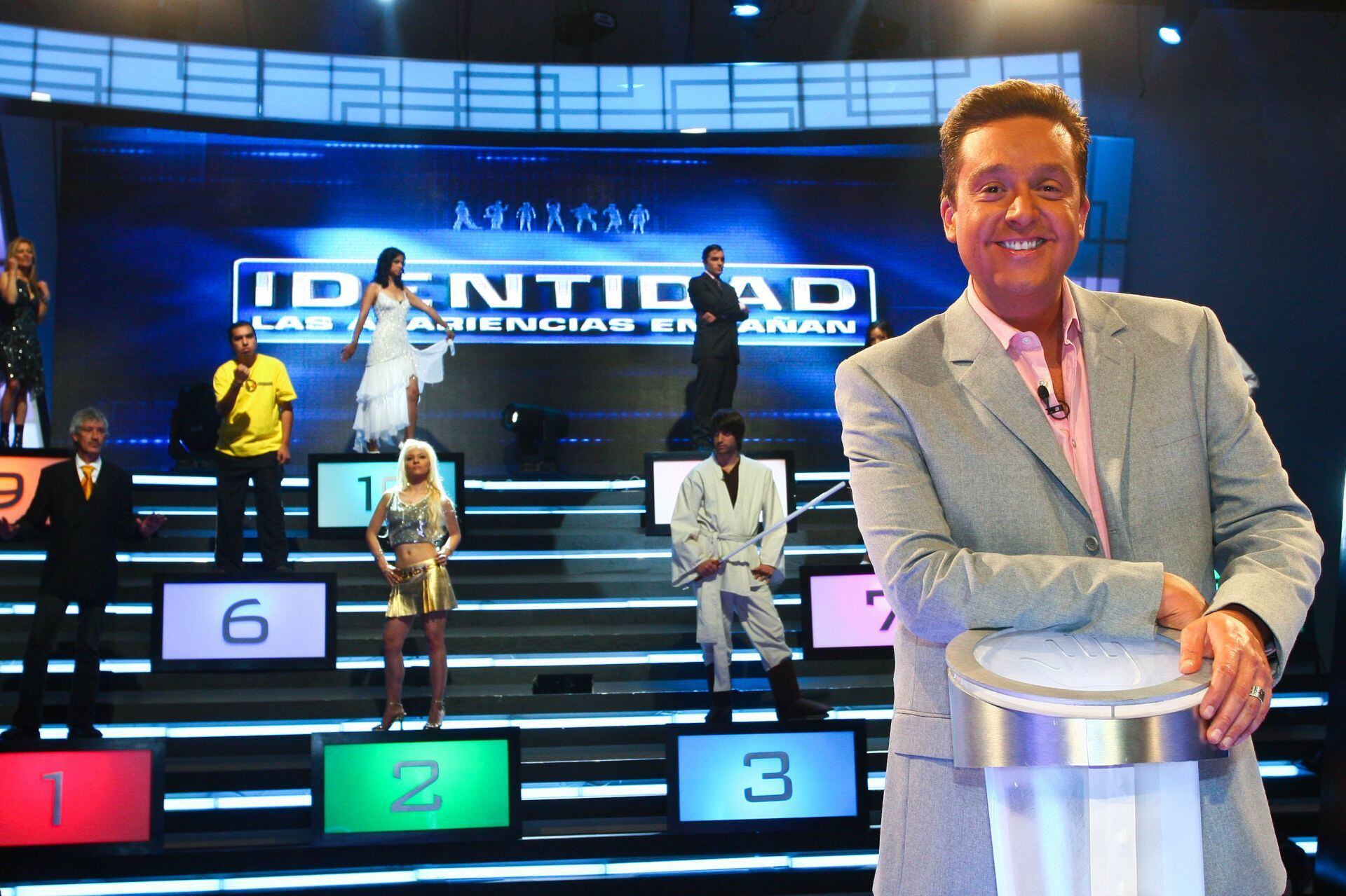 Además de 'Ventaneando', Daniel Bisogno fue conductor de un programa de concursos llamado 'Identidad'. (Foto: Cuartoscuro).