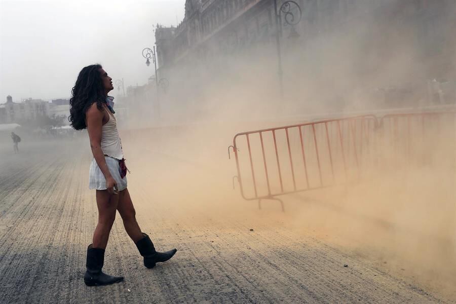 Personas trans que se manifestaban fueron gaseadas con extintores afuera de Palacio Nacional.
