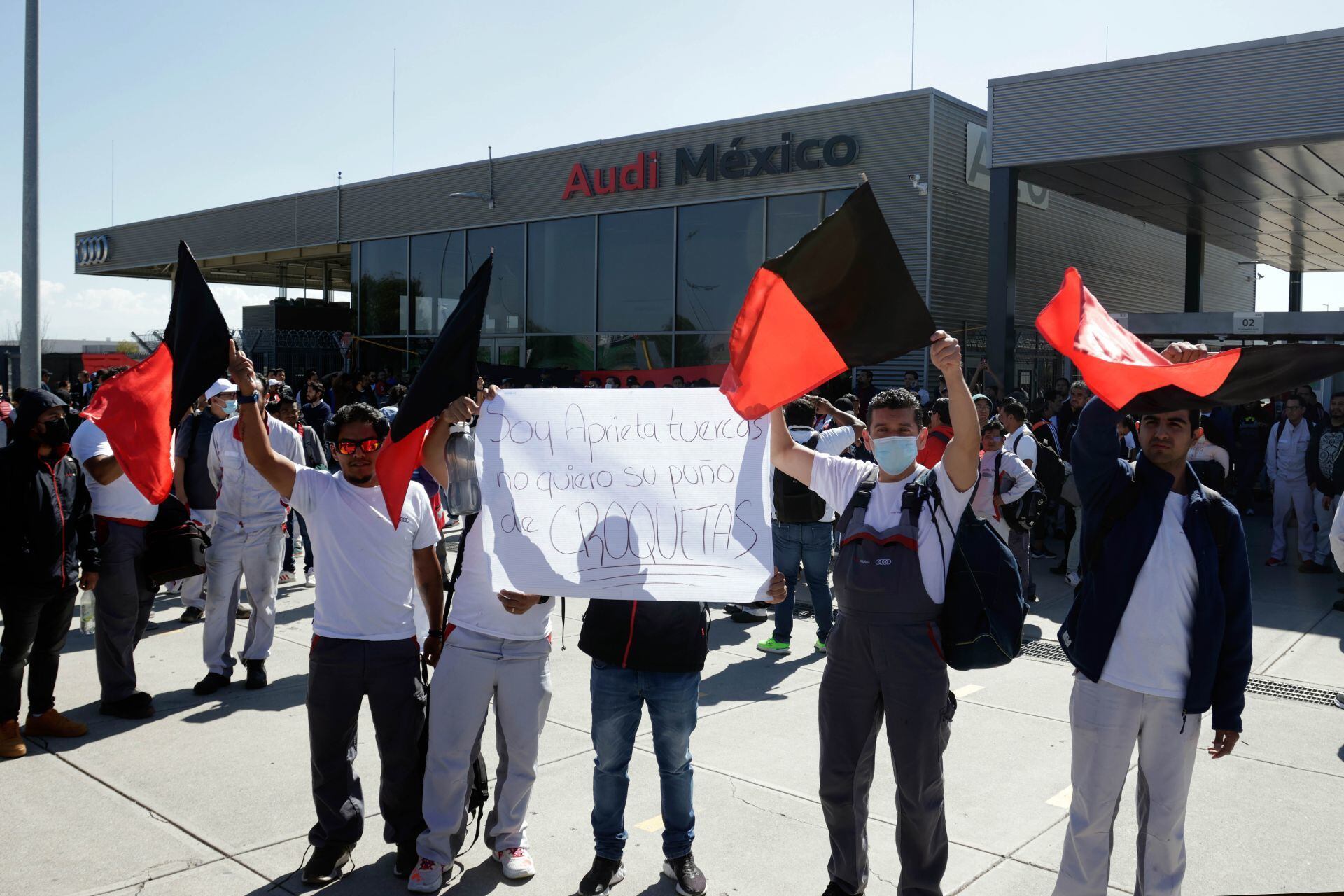 Huelga de Audi en Puebla sin solución: Negociaciones están ‘con el motor ahogado’