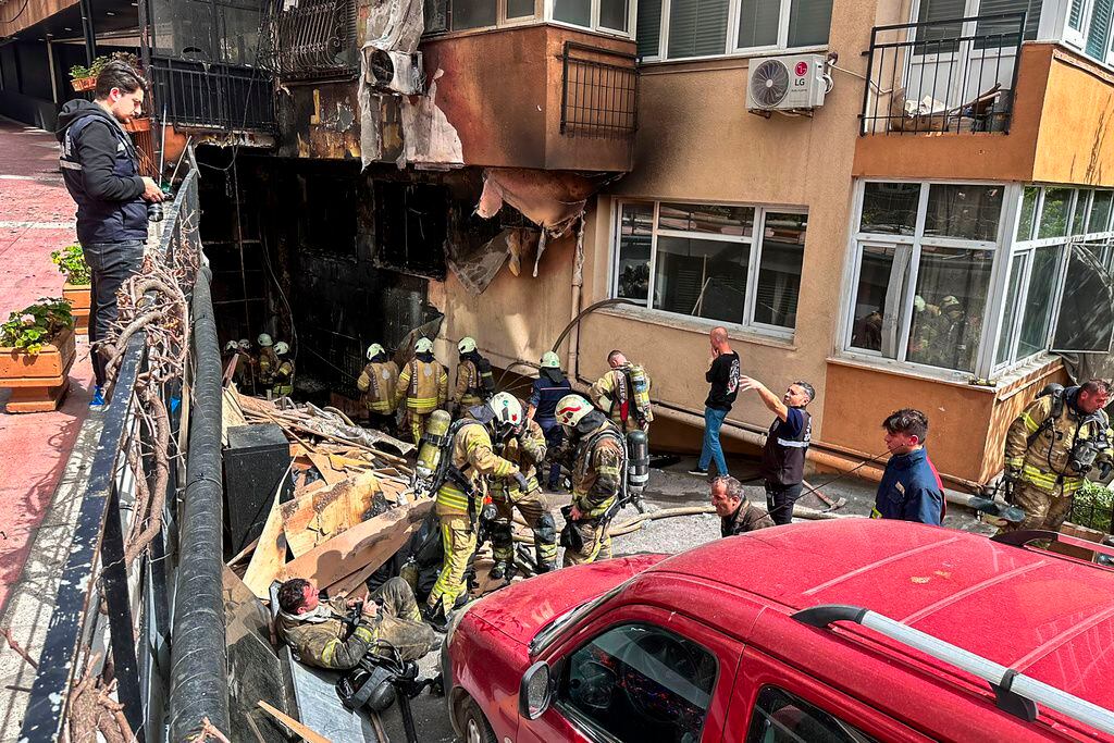 Tragedia en Turquía: Incendio en edificio de Estambul cobra la vida de al menos 29 personas