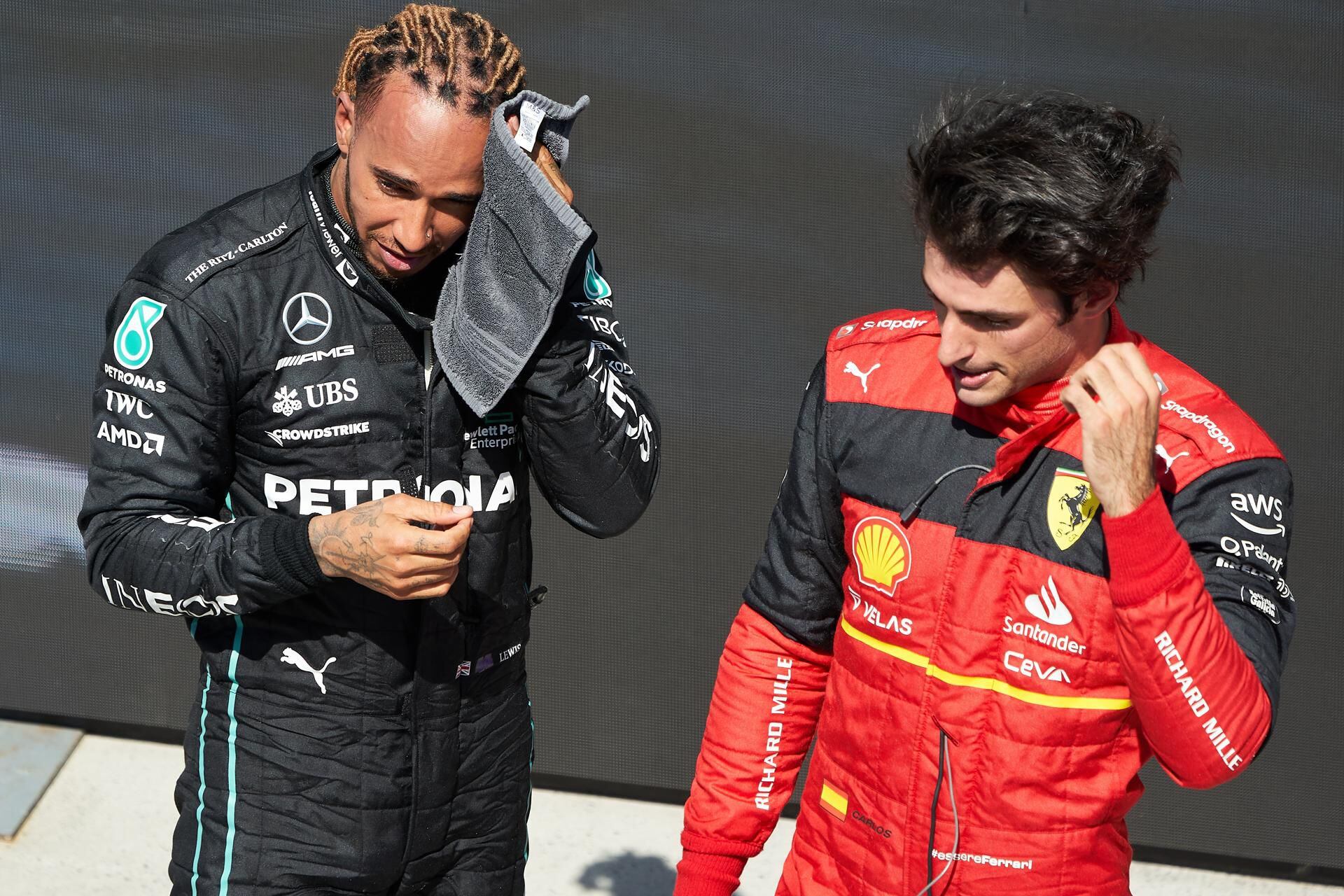 Carlos Sainz Jr. 'cederá' su lugar en Ferrari a Lewis Hamilton.