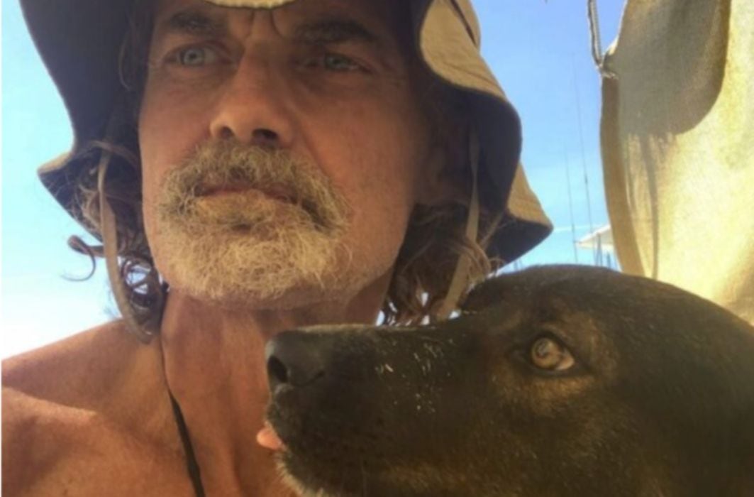 Barco mexicano rescata a náufrago australiano y su perrita que sobrevivieron 3 meses en el mar