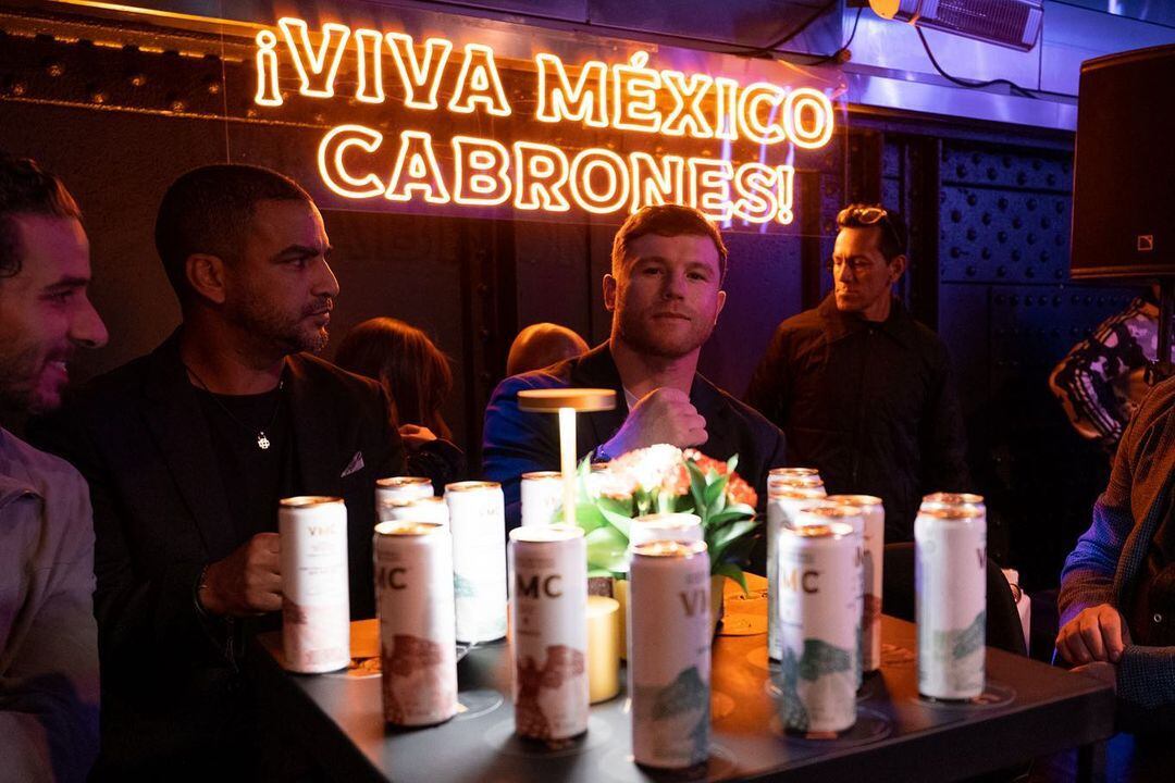 'Canelo' Álvarez tiene una marca de bebidas llamada VMC. (Foto: Instagram / @canelo).