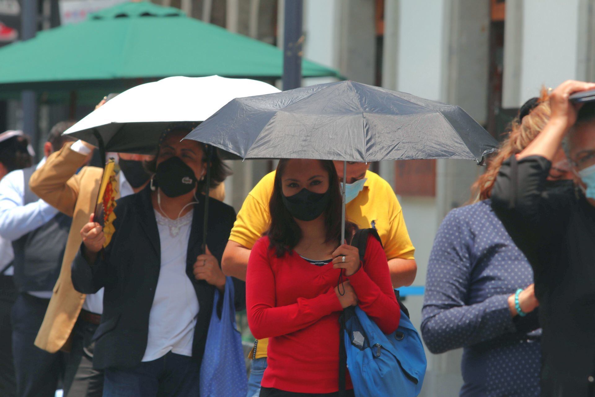 ‘Calorón’ en Nuevo León: Se prevé sensación térmica de hasta 50 grados