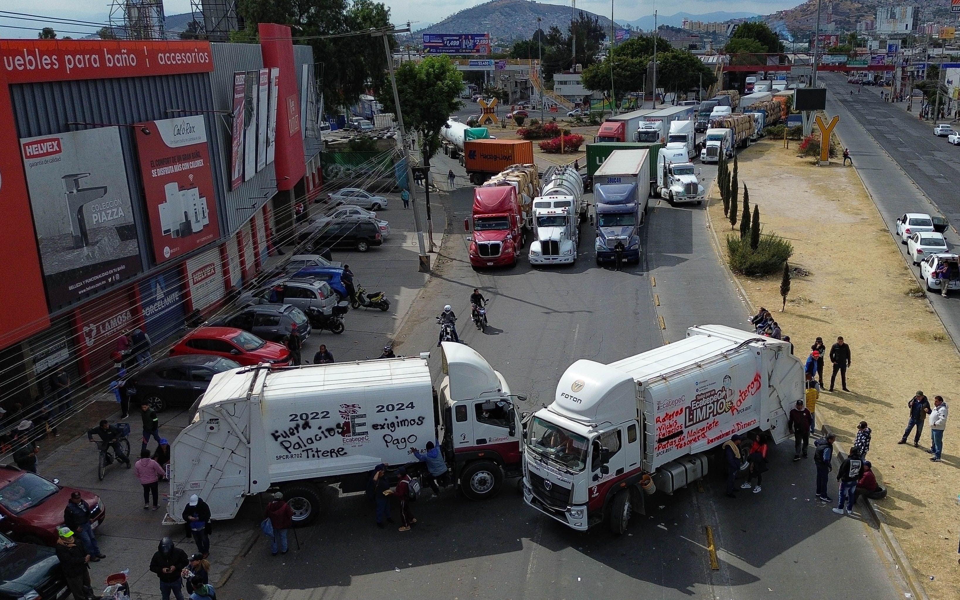 El bloqueo por parte de los trabajadores de Ecatepec duró más de 40 horas. [Fotografía. Cuartoscuro]