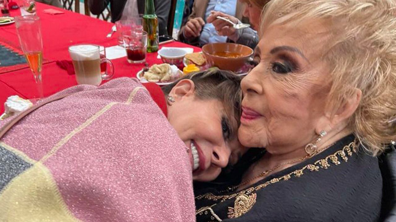 Alejandra Guzmán hizo un diamante con los restos de Silvia Pinal (Foto: Instagram @laguzmanmx)