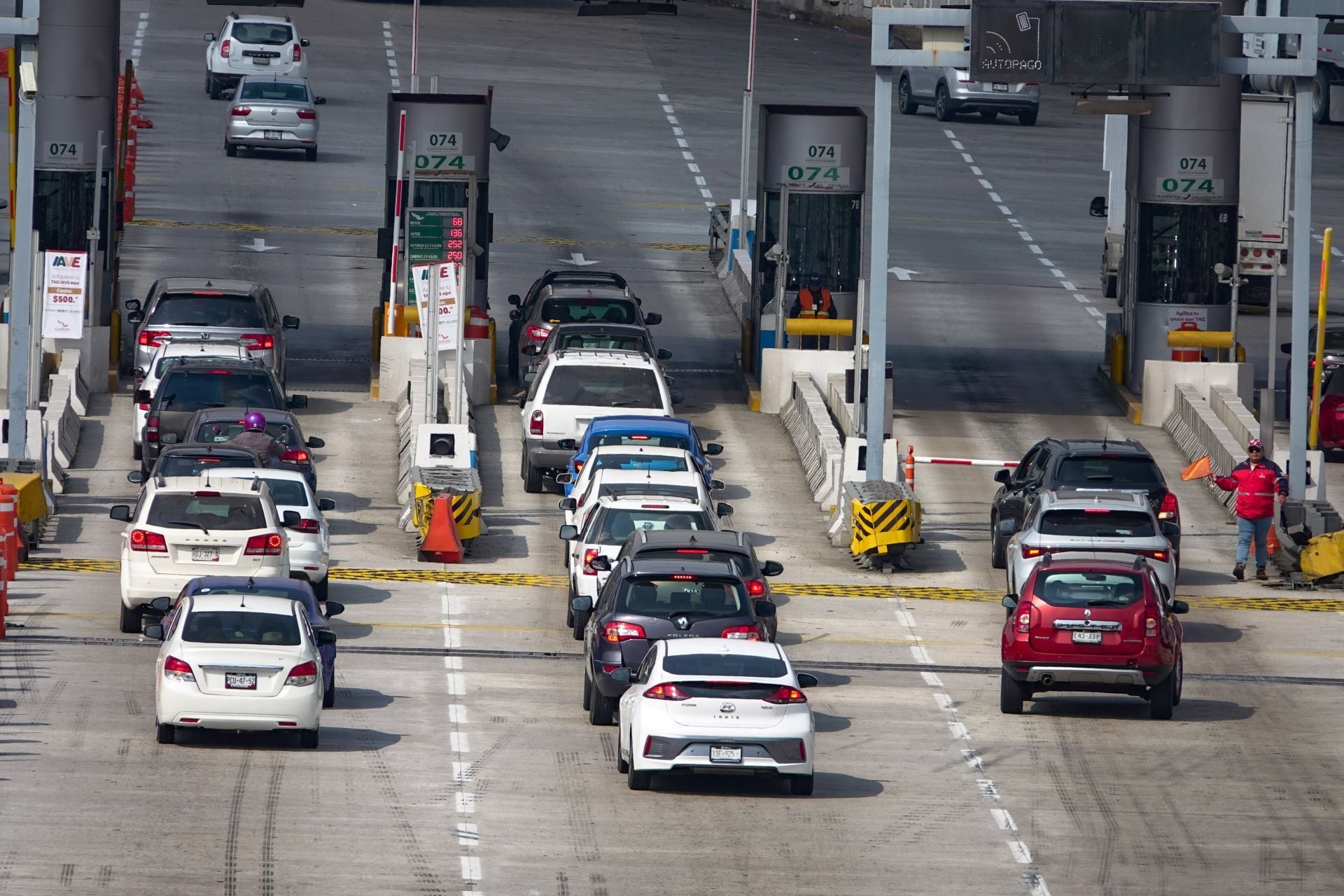 ‘Me pusieron la pistola’: ¿Qué sabemos del asalto ‘masivo’ en la autopista Atlixcáyotl que va a Puebla?