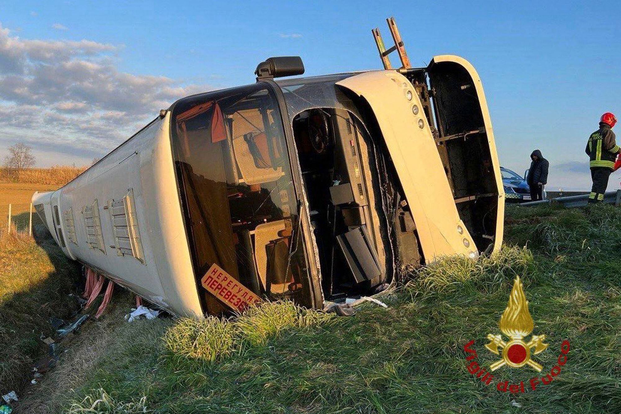 Doble tragedia: Una joven murió al volcarse autobús que transportaba a refugiados ucranianos