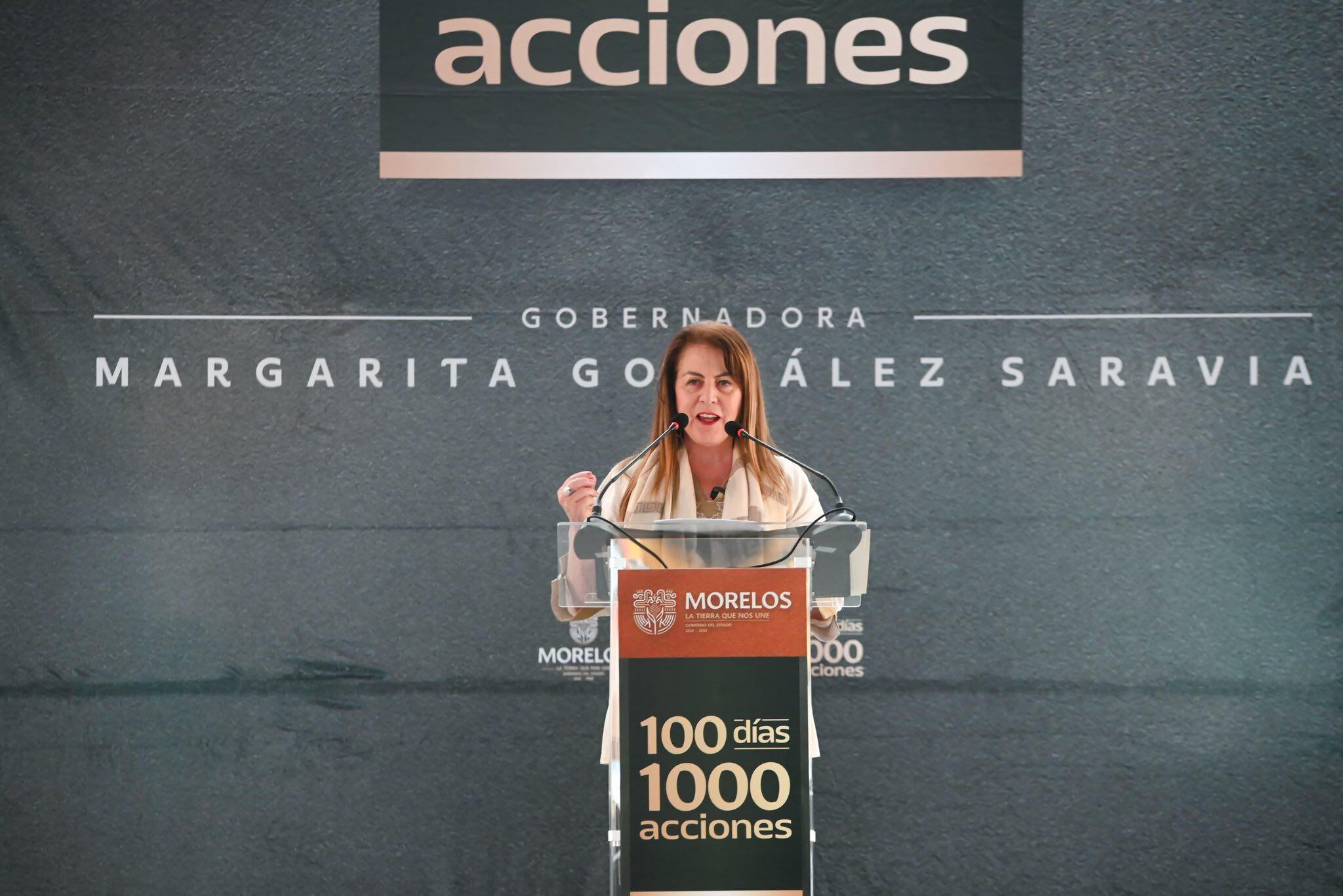 Margarita González Saravia pidió a miembros de su gabinete hacer la denuncia por corrupción contra exfuncionarios de Morelos.  [Fotografía. Margarita González Saravia/red social X]