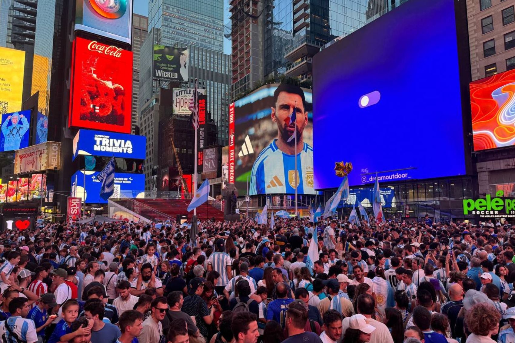 Times Square en Nueva York será sede de festejo para los últimos dos partidos del Mundial 2026. (Foto: Especial)