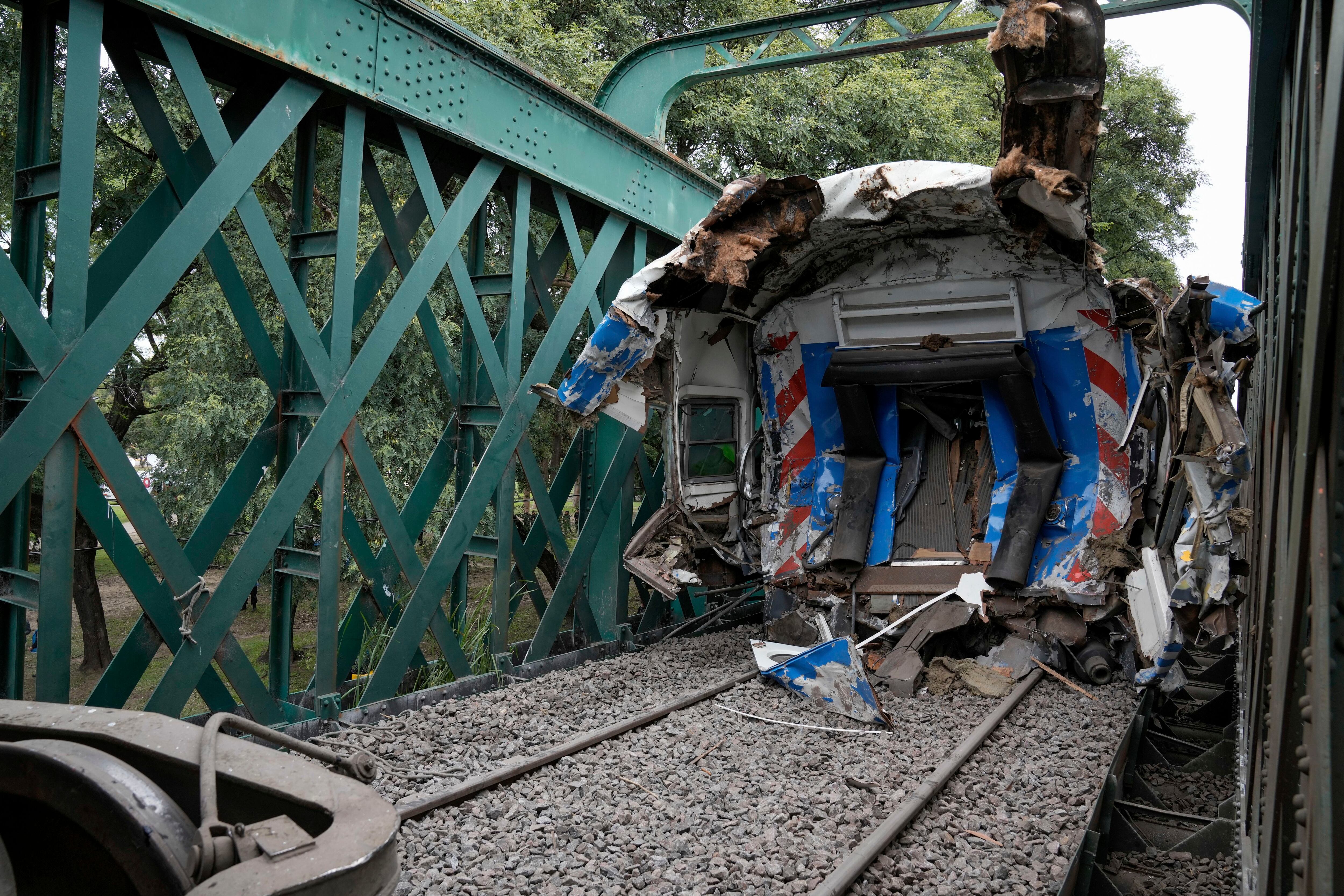 Choque de trenes en Buenos Aires deja al menos 60 heridos: ‘Estamos vivos de milagro’