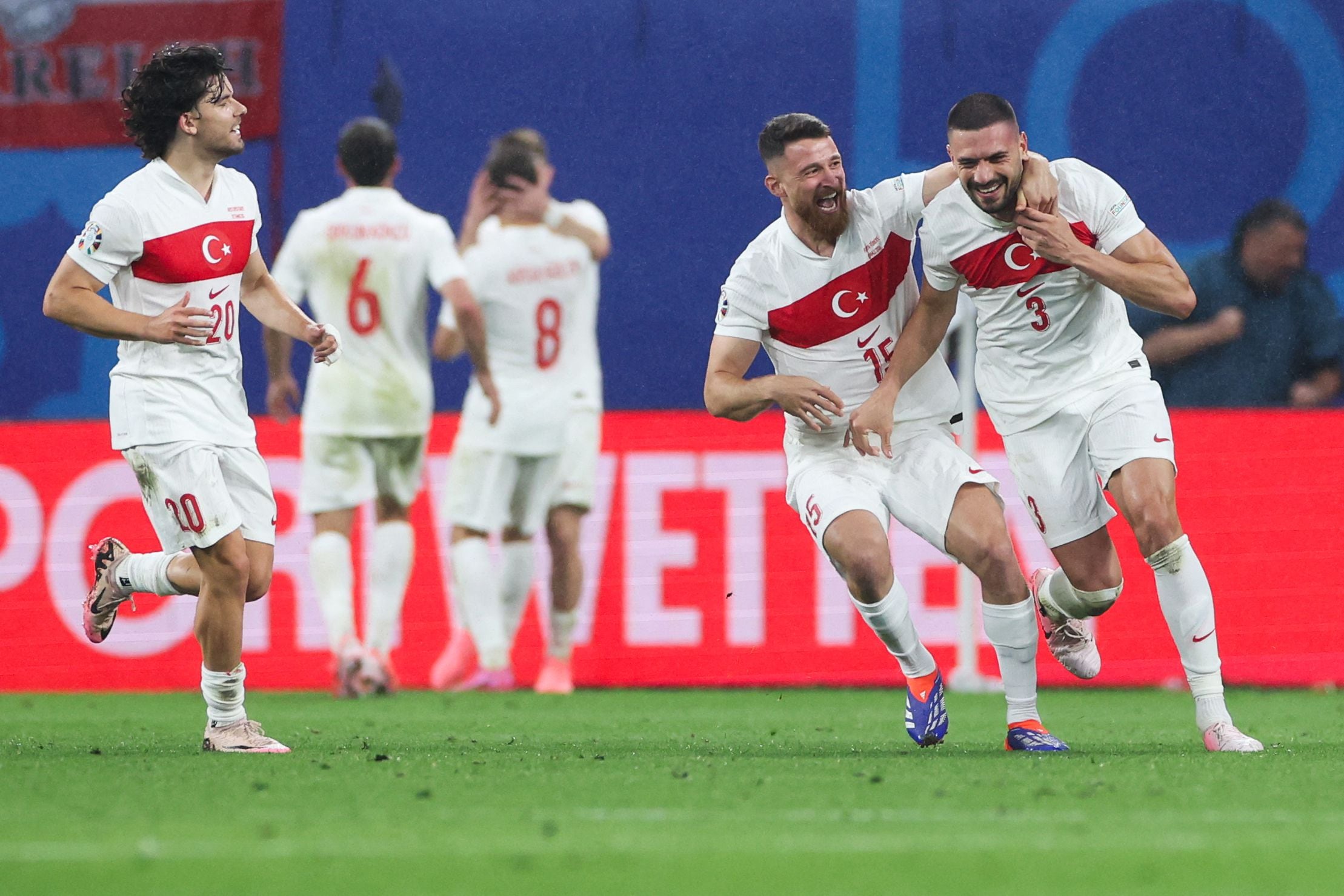 Turquía clasificó a cuartos de final, por lo que jugarán este sábado.