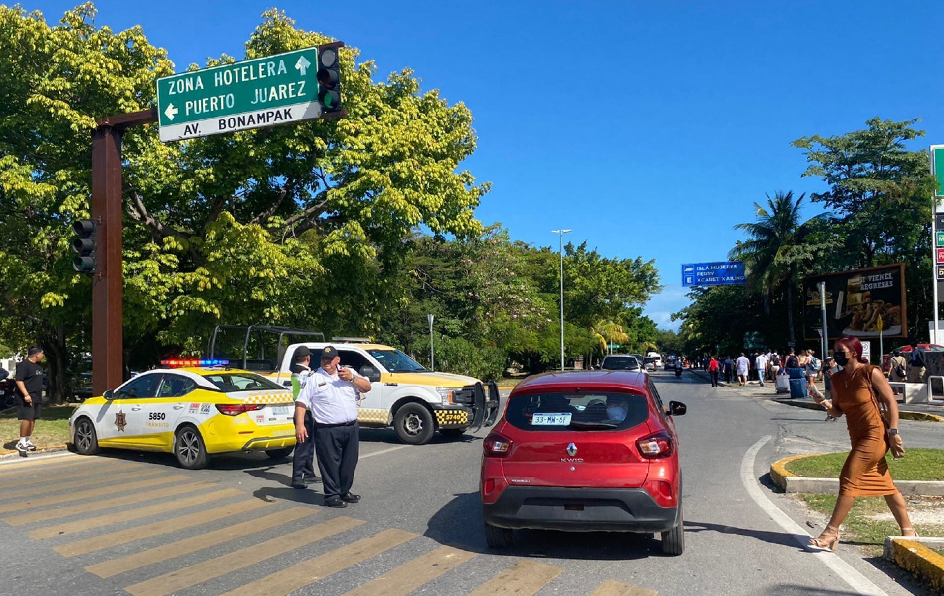 Empresarios ‘se ponen al tiro’ por Uber en Cancún: Coparmex exige resolver conflicto con taxistas