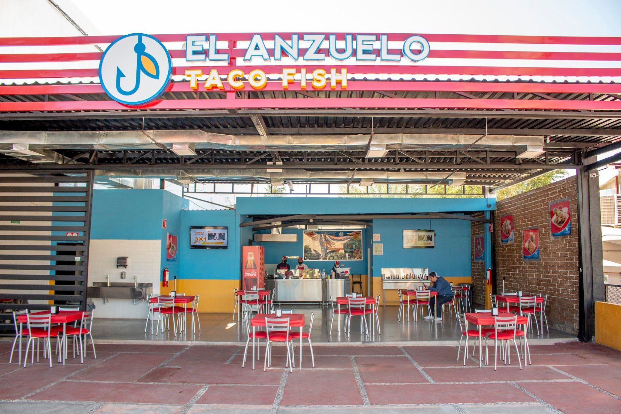 El lugar se especializa en tacos estilo Sonora. (Foto: Facebook / El Anzuelo Taco Fish).