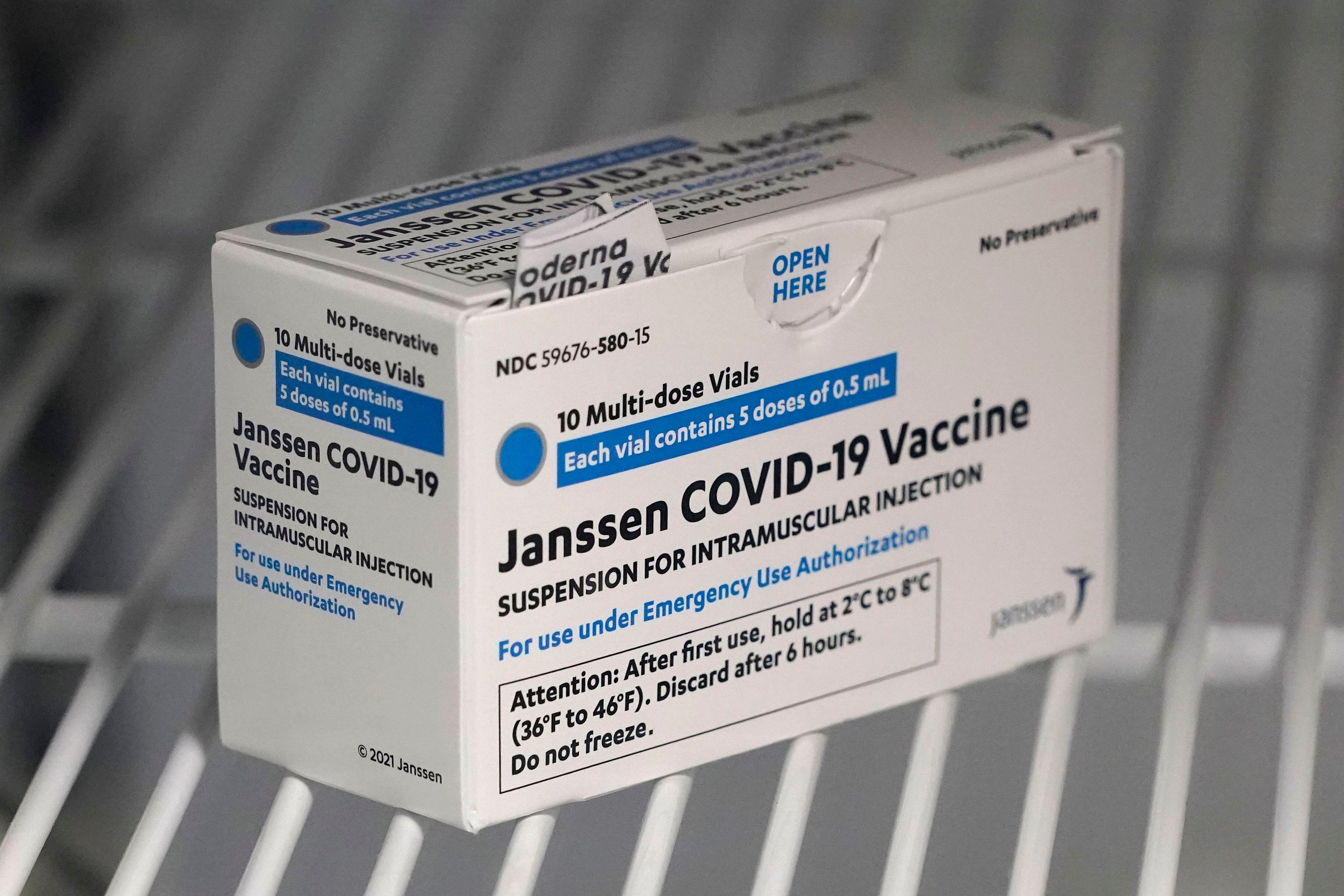 Esta empresa ‘clave’ en producción de vacuna COVID de J&J tiene un historial de multas... ¿por qué?