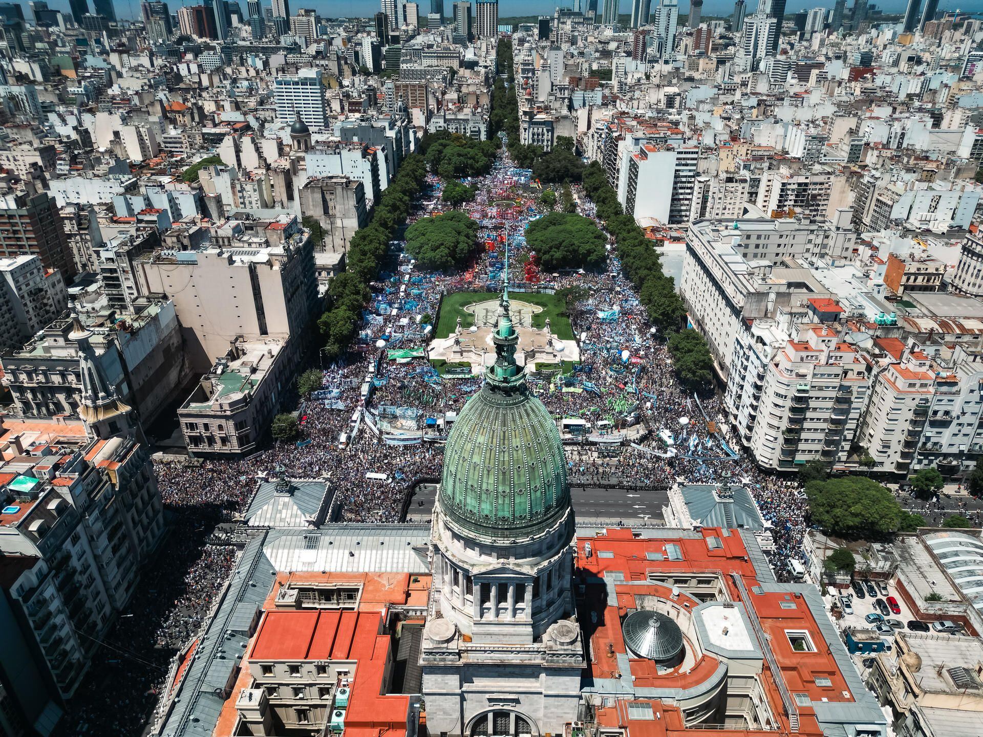 Miles de argentinos ‘desafían’ a Milei: Protestan contra el Gobierno a mes y medio de su llegada