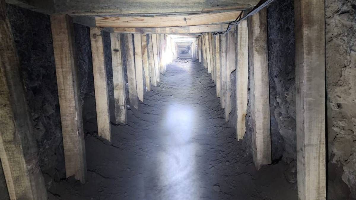 Hallan túnel ‘huachicolero’ en una vivienda de Acolman, Edomex