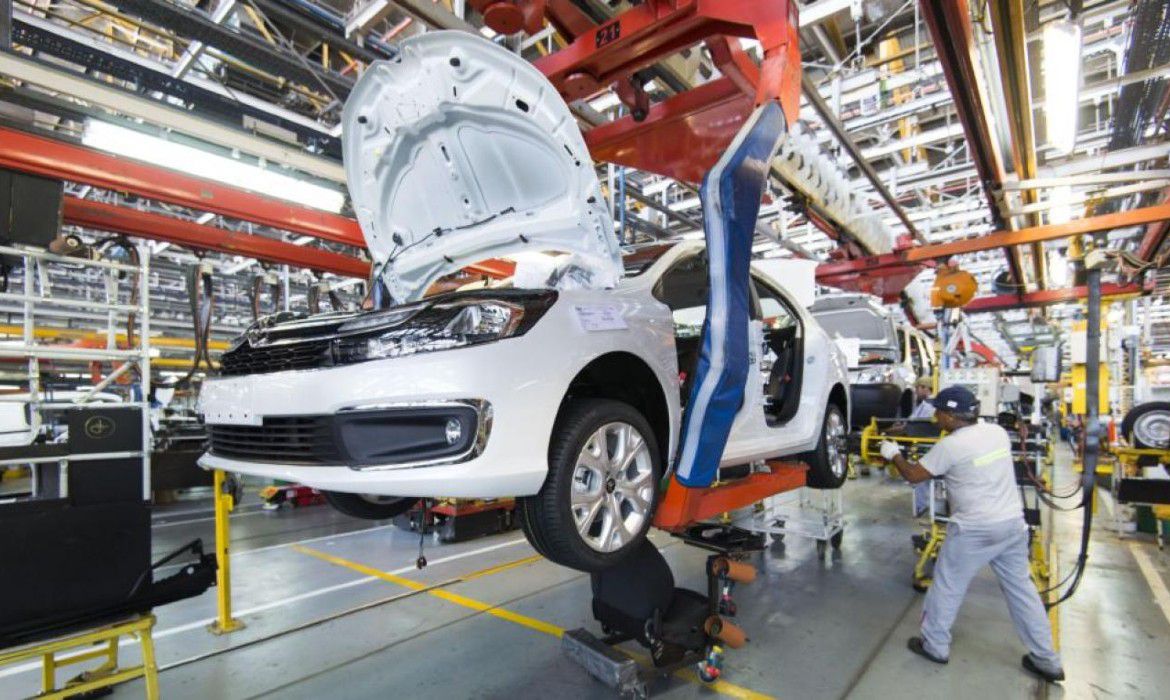 Producción y exportación de autos alcanzan niveles precovid a mitad del año