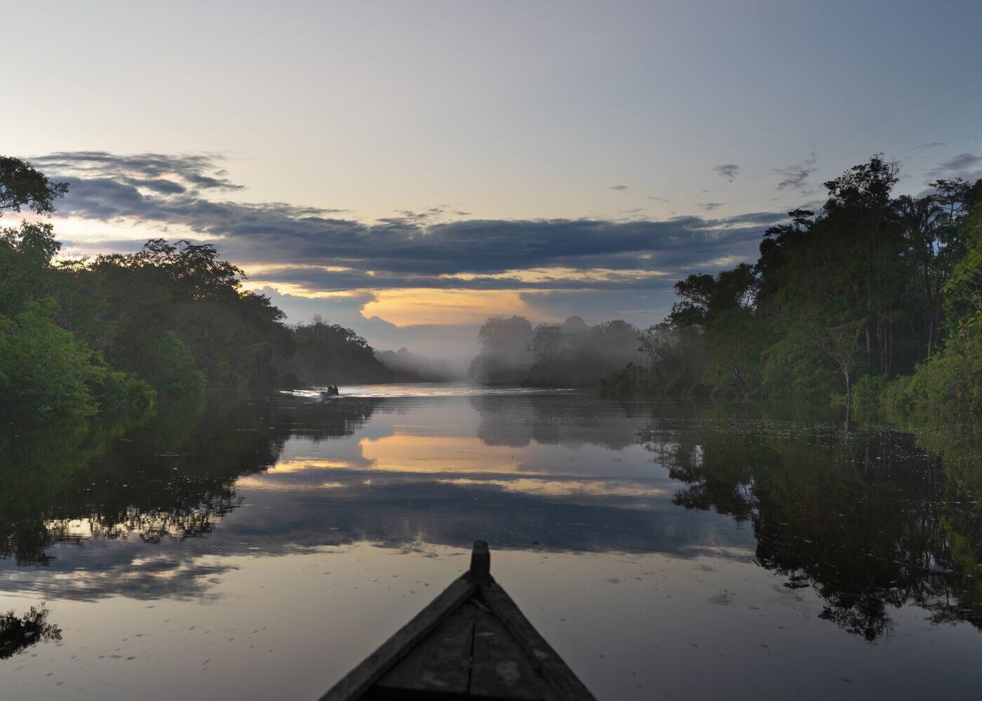 Kayak por la Amazonía colombiana.