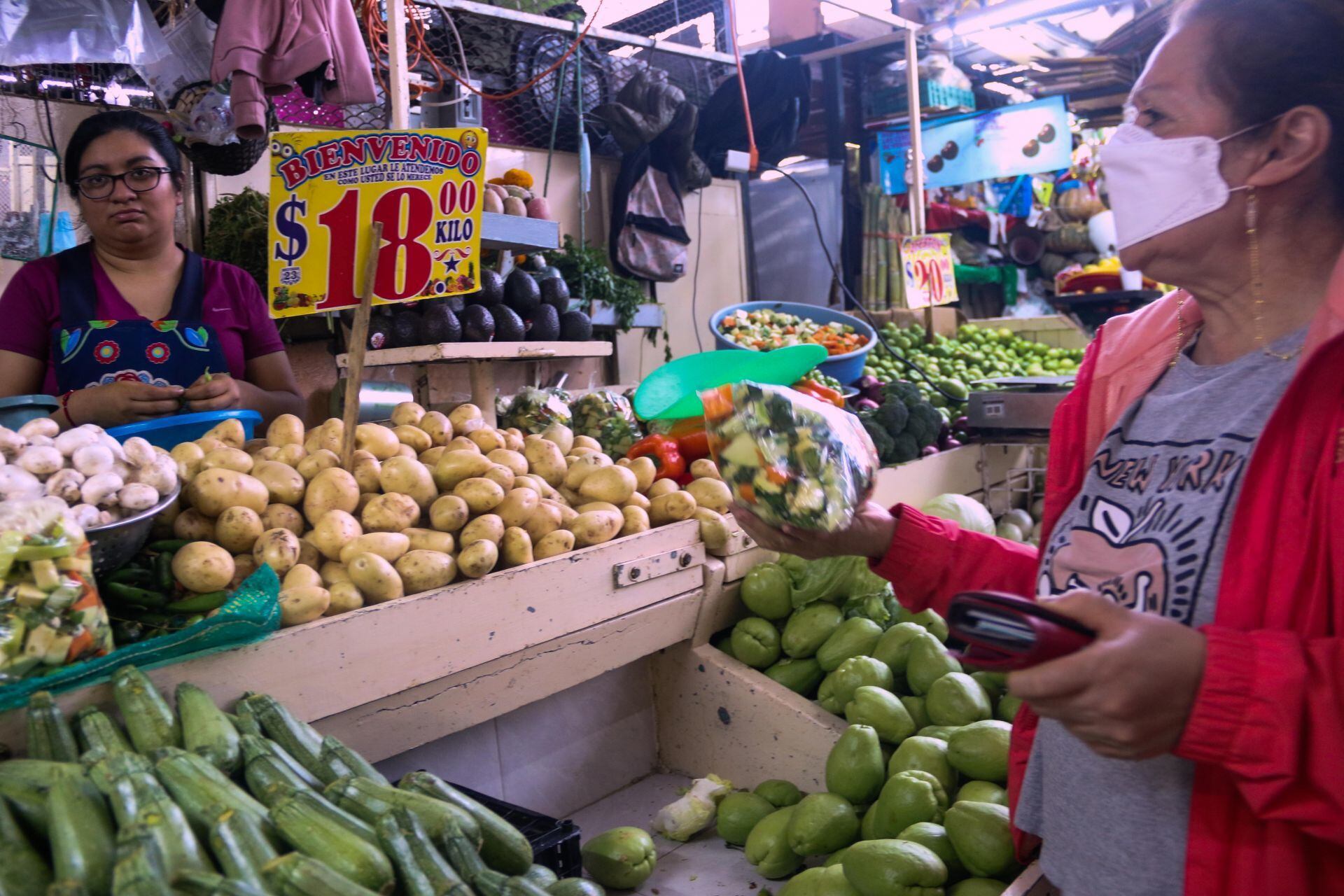 Banxico ‘ve la luz’: inflación ya muestra ‘señales de mitigación’, asegura